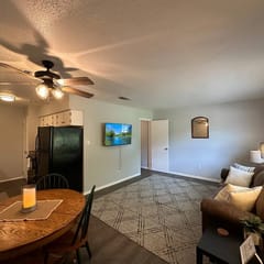 Quiet Space - Piney Woods 10 - King Bed
