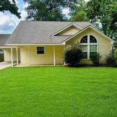 Spacious 2BR/2BA-centrally located-fast Wi-Fi