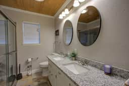 A Quiet Place - Dogwood Retreat in Texarkana - Image 5