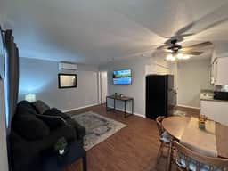 Quiet Space - Piney Woods 7 - King Bed - Image 2