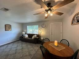 Quiet Space - Piney Woods 10 - King Bed - Image 5