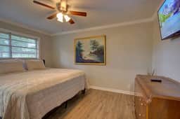 A Quiet Place - King Bed-Covered Patio-2 Bath - Image 4
