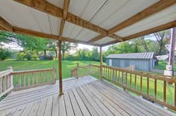 King Bed - Shop - Patios - Fenced Yard - Image 2