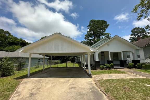 A Quiet Place - Hickory House - 4 Bedrooms - Image 1