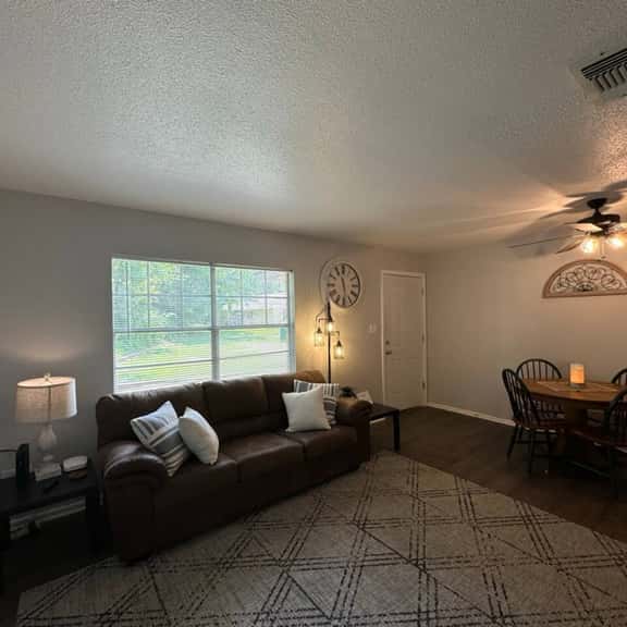 Quiet Space - Piney Woods 8 - King Bed - Image 1