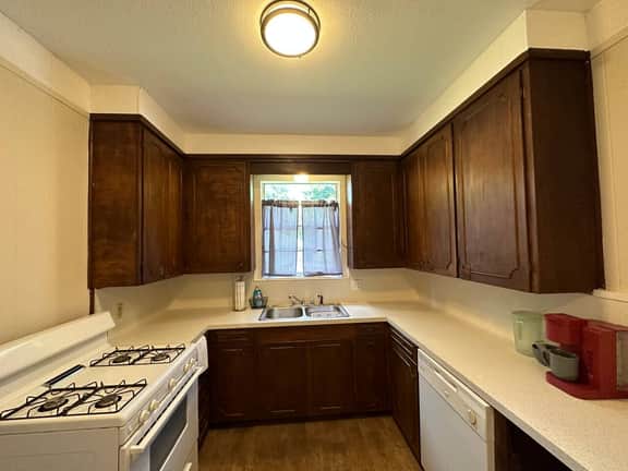 A Quiet Place - Hickory House - 4 Bedrooms - Image 3