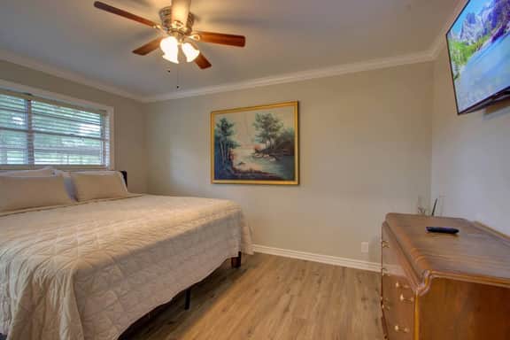 A Quiet Place - King Bed-Covered Patio-2 Bath - Image 4