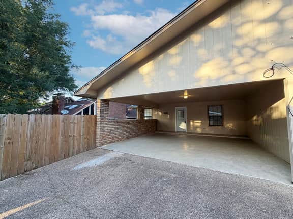 A Quiet Place - King Beds - Carport - Sidney North - Image 5